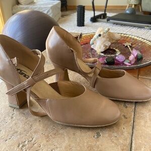 Roxy Dance/Character Shoes